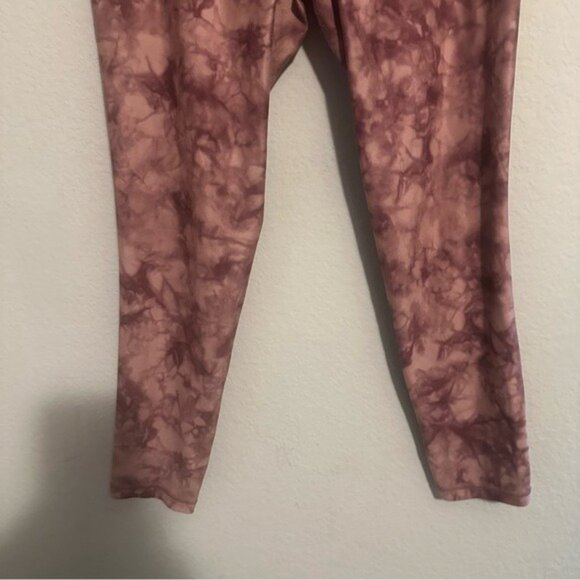 ATHLETA Salutation Stash II 7/8 Pocket Tight Medium Palermo Riptide - Picture 5 of 9